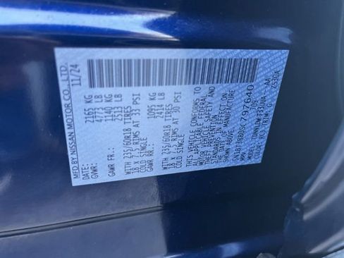 Used 2025 Nissan Rogue SV AWD/4WD image 19