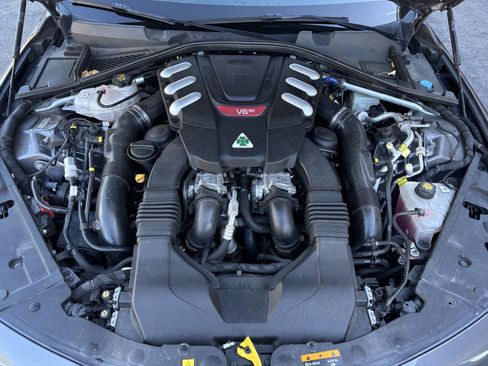 Used 2018 Alfa Romeo Giulia Quadrifoglio w/ Driver Assist Dynamic Package image 26