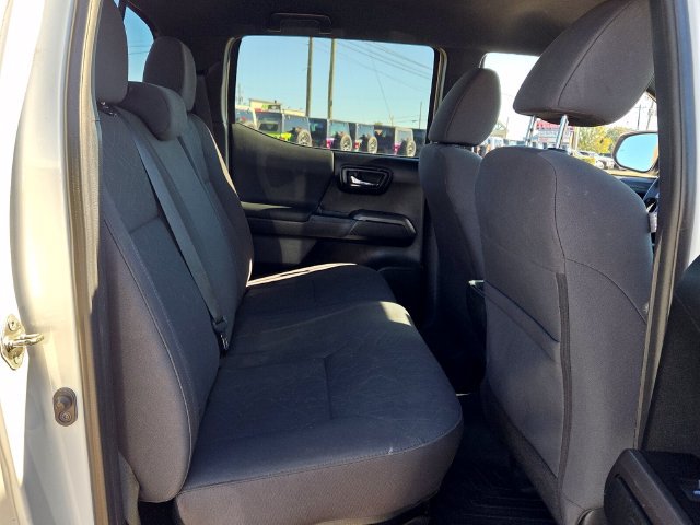 Used 2018 Toyota Tacoma TRD Sport w/ Technology Package RWD image 16