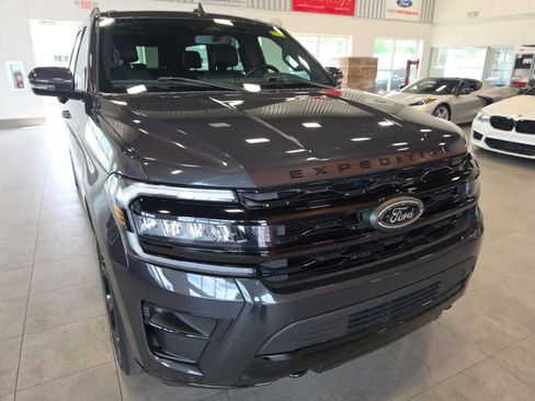 Used 2023 Ford Expedition Max Limited AWD/4WD image 4