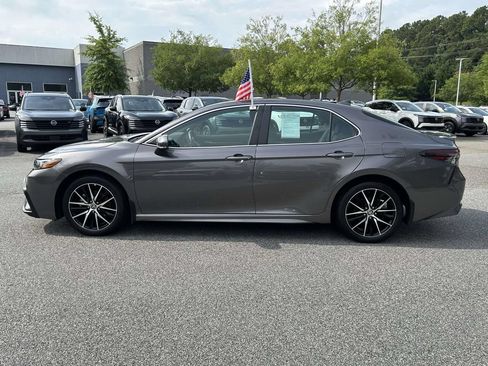 Used 2023 Toyota Camry SE FWD image 2