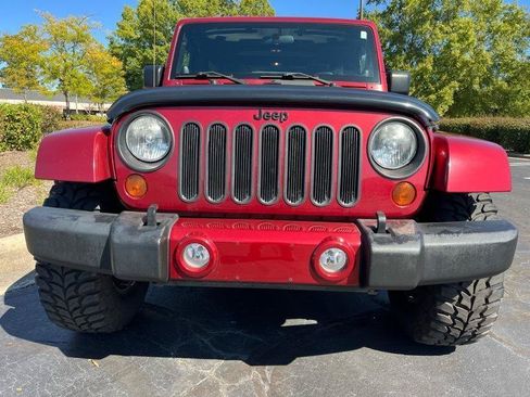 Used 2012 Jeep Wrangler Unlimited Sahara AWD/4WD image 3