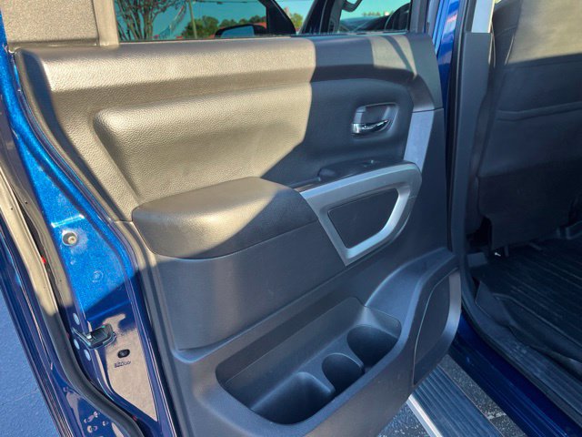 Used 2021 Nissan Titan SV w/ SV Convenience Package RWD image 11