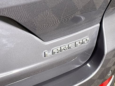 Used 2023 Jeep Grand Cherokee Laredo w/ Luxury Tech Group I AWD/4WD image 23