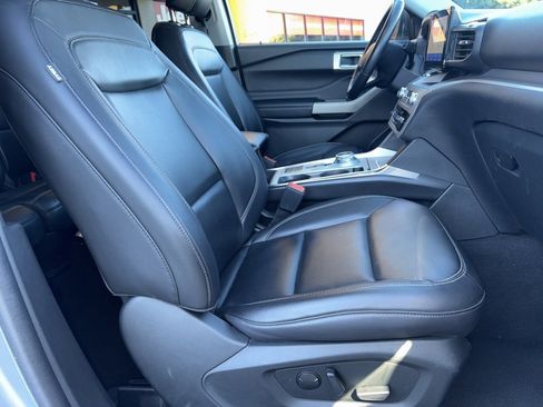 Used 2023 Ford Explorer XLT w/ Equipment Group 202A image 17