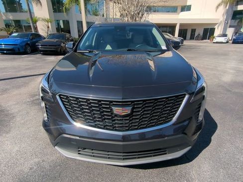 Used 2023 Cadillac XT4 Premium Luxury image 3