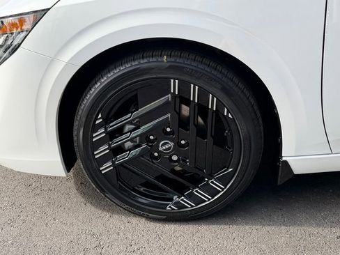 New 2026 Nissan Sentra SR w/ Floor Mat Package FWD image 29