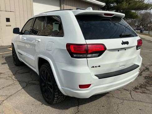 Used 2018 Jeep Grand Cherokee Altitude image 5