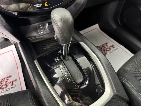 Used 2014 Nissan Rogue S AWD/4WD image 20