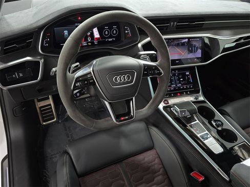Used 2025 Audi RS 6 performance image 4