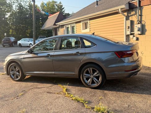 Used 2019 Volkswagen Jetta R-Line FWD image 4