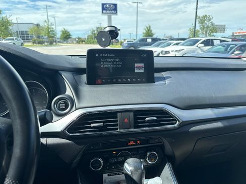 Used 2018 MAZDA CX-9 Touring w/ Touring Premium Package FWD image 10