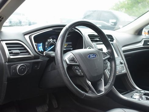 Certified 2019 Ford Fusion SEL image 9