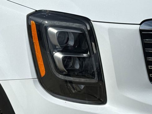 Used 2021 Kia Telluride SX w/ SX Prestige Package image 4