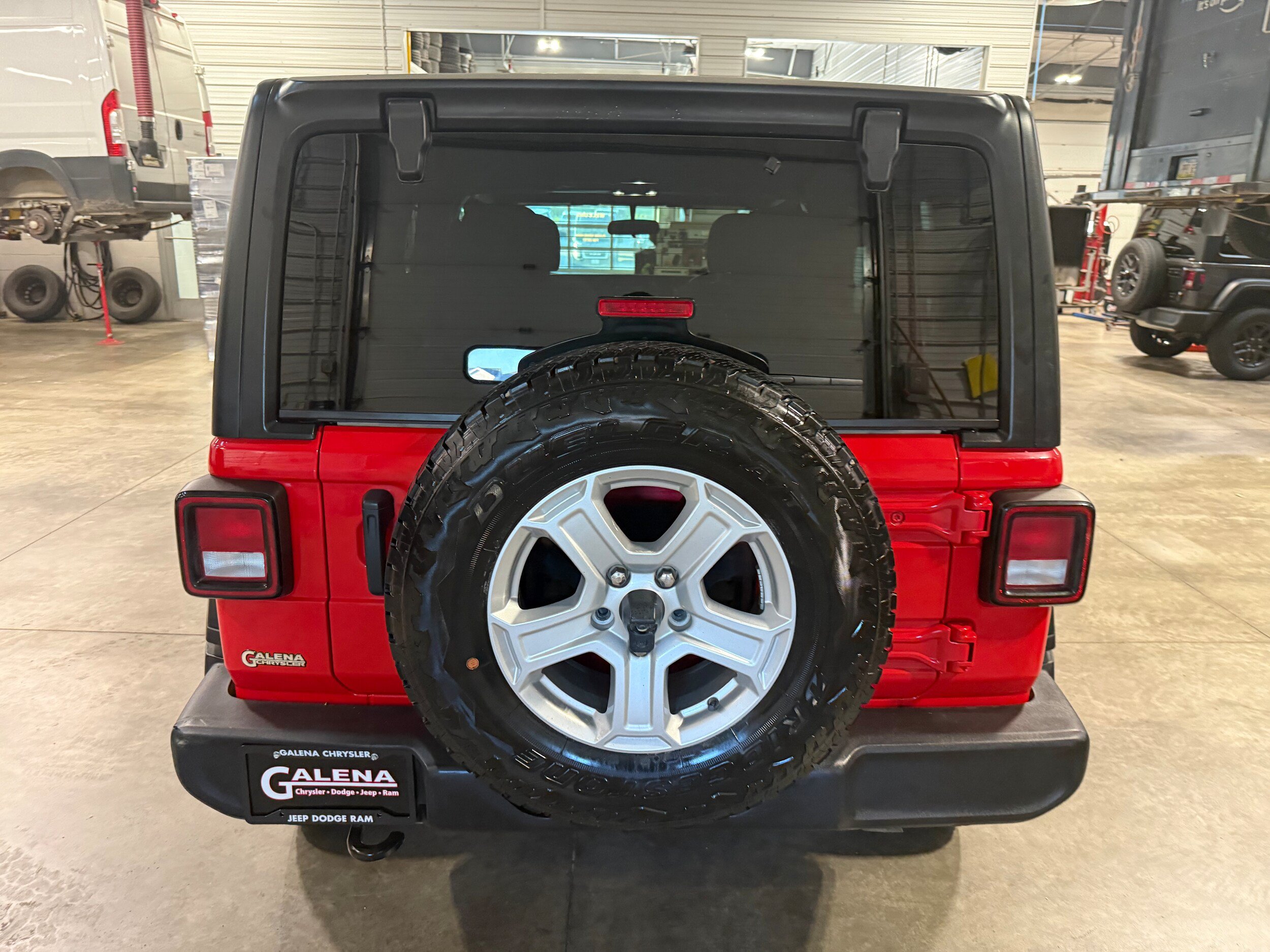 Used 2022 Jeep Wrangler Unlimited Sport w/ Cold Weather Group AWD/4WD image 25