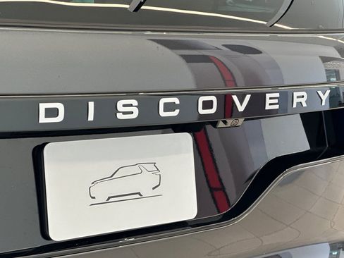 New 2026 Land Rover Discovery S image 14