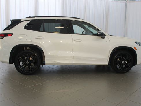 New 2026 Volkswagen Tiguan SE R-Line image 7