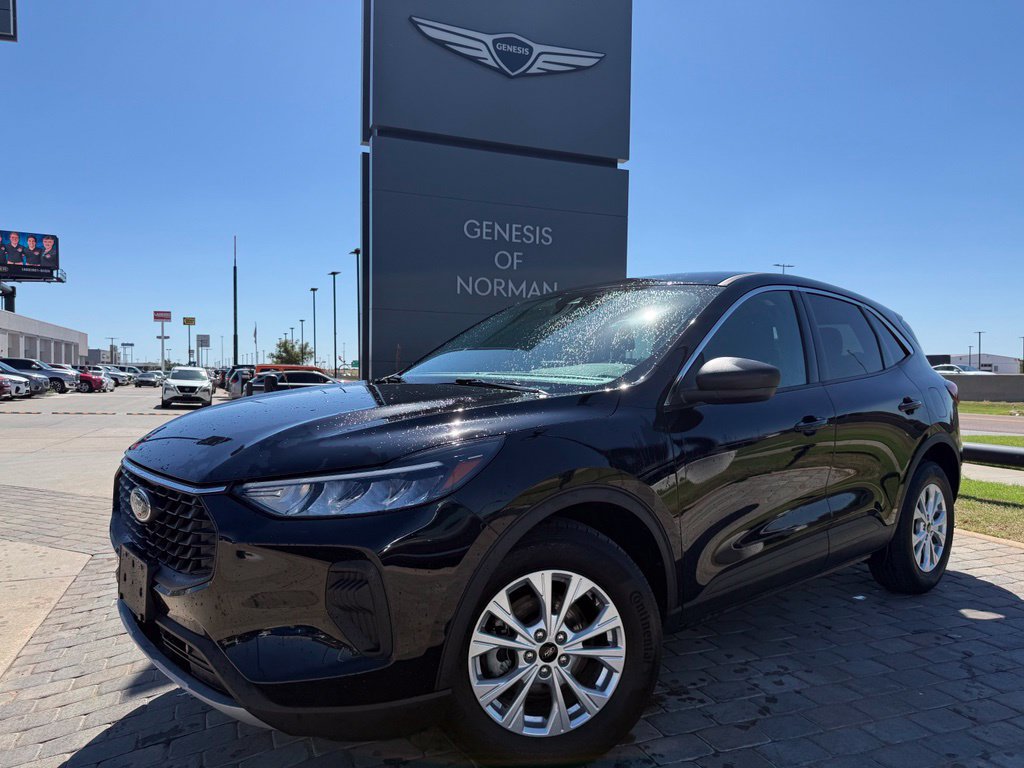 Used 2023 Ford Escape Active AWD/4WD image 1