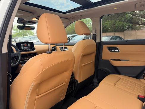 Used 2022 Nissan Rogue Platinum w/ Head-Up Display Package image 25