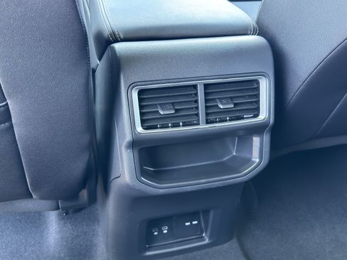 Used 2026 Volkswagen Atlas Cross Sport SE w/ Panoramic Sunroof Package AWD/4WD image 32