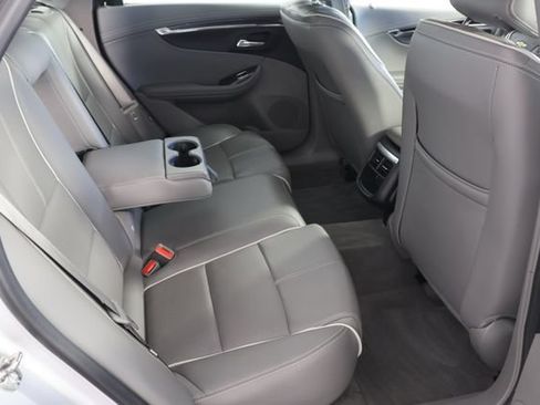 Used 2015 Chevrolet Impala LTZ FWD image 21