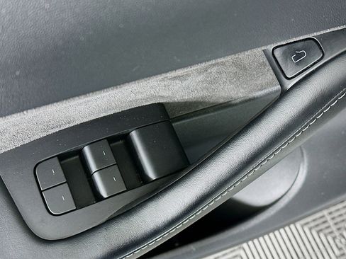 Used 2021 Tesla Model Y Long Range AWD/4WD image 15