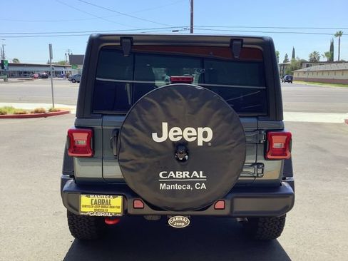 Used 2025 Jeep Wrangler Unlimited Rubicon w/ Convenience Group AWD/4WD image 29