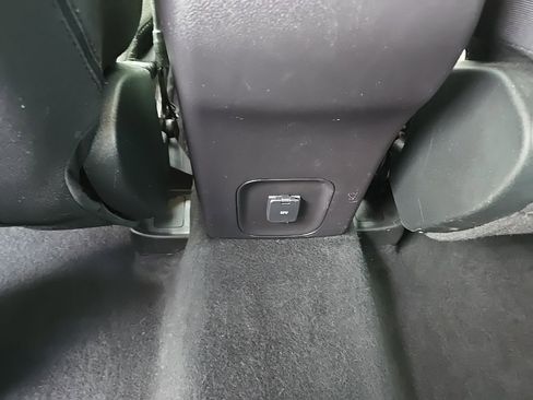 Used 2022 Ford Escape S image 18