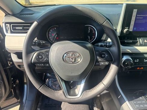 Used 2025 Toyota RAV4 XLE Premium image 27