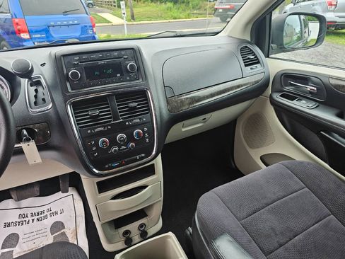 Used 2011 Dodge Grand Caravan Express w/ PWR Window Group FWD image 14
