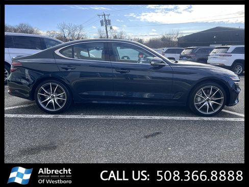 Used 2025 Genesis G70 2.5T image 6