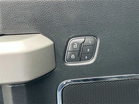 Used 2019 Ford F150 Lariat w/ Trailer Tow Package image 31