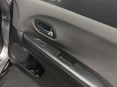 Used 2021 Honda HR-V Sport image 17