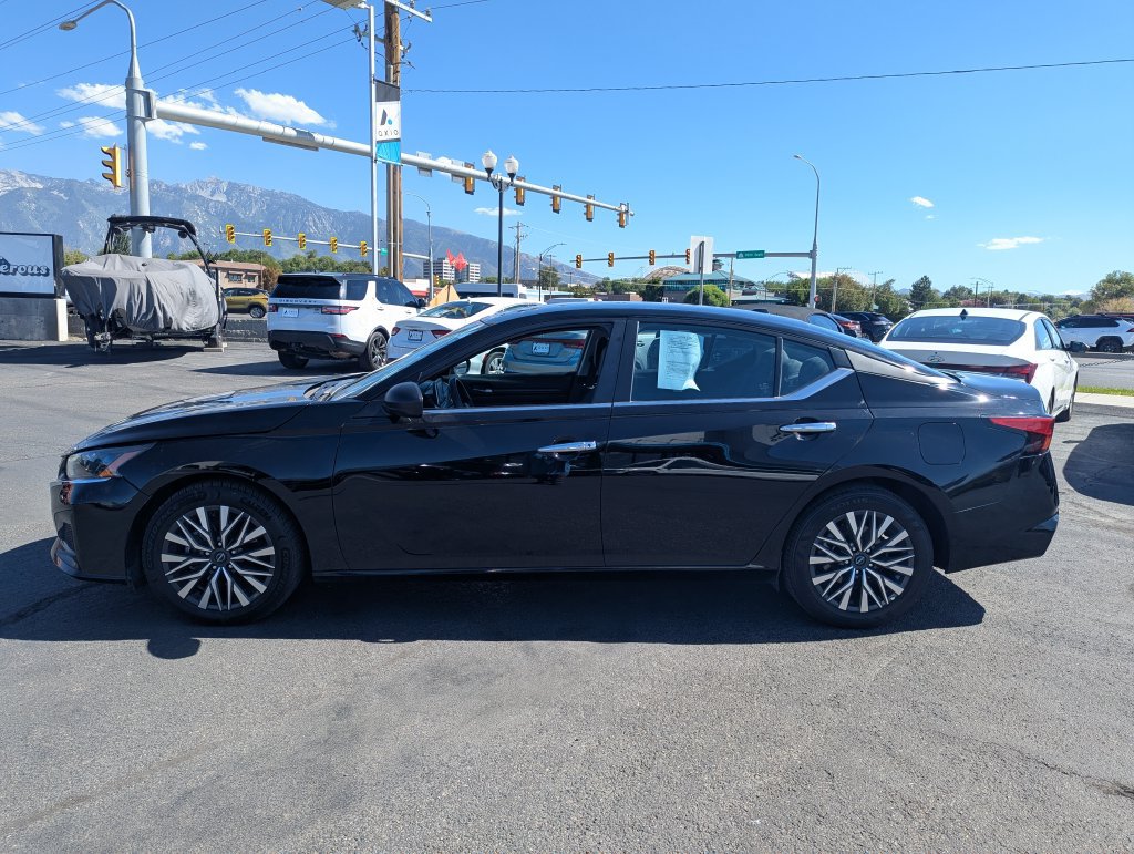 Used 2024 Nissan Altima 2.5 SV FWD image 8