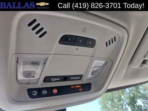 Used 2020 Chevrolet Traverse LT FWD image 19