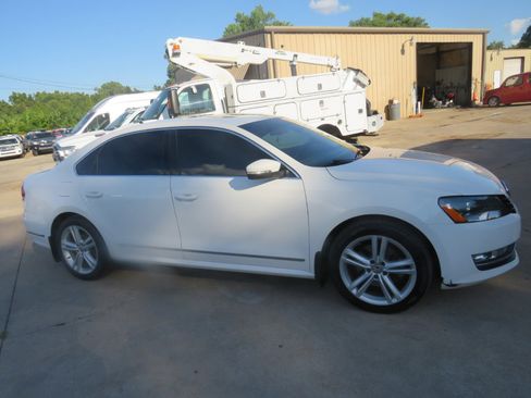 Used 2013 Volkswagen Passat TDI SEL Premium image 37