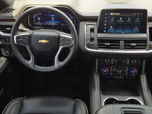 Used 2023 Chevrolet Tahoe Premier AWD/4WD image 24