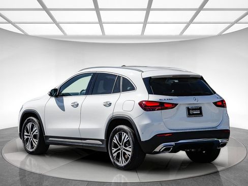 Certified 2025 Mercedes-Benz GLA 250 4MATIC image 2