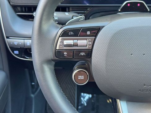Used 2025 Hyundai Ioniq 5 SE RWD image 19
