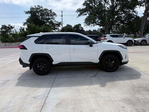Used 2023 Toyota RAV4 LE FWD image 7
