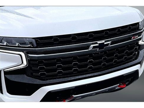 Used 2022 Chevrolet Tahoe Z71 w/ Luxury Package AWD/4WD image 31