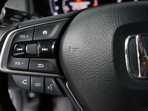 Used 2018 Honda Accord EX image 22