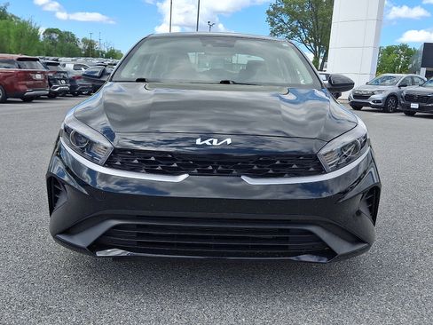 Certified 2023 Kia Forte LXS FWD image 2
