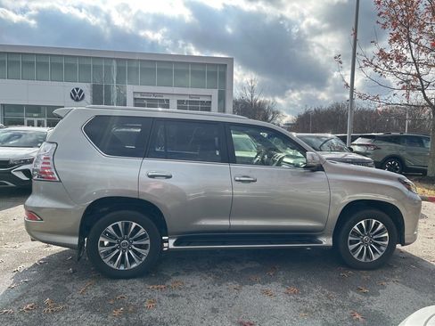 Used 2020 Lexus GX 460 Luxury image 2