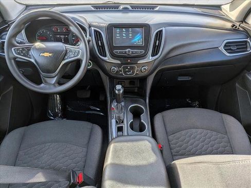 Used 2018 Chevrolet Equinox LT image 18