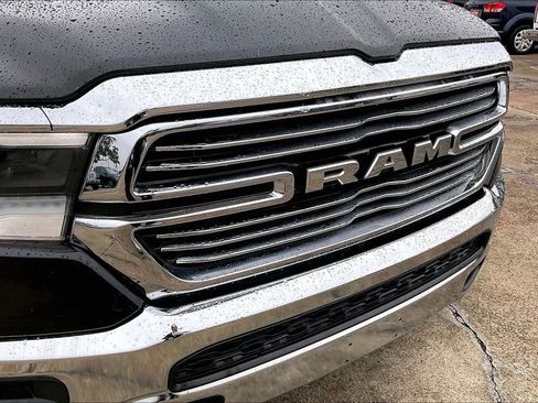 Used 2019 RAM 1500 Laramie AWD/4WD image 34