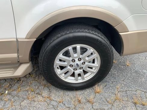 Used 2014 Ford Expedition EL XLT w/ Equipment Group 202A AWD/4WD image 37