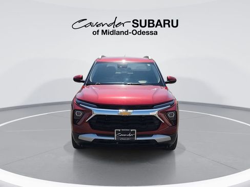 Used 2025 Chevrolet TrailBlazer LT FWD image 3