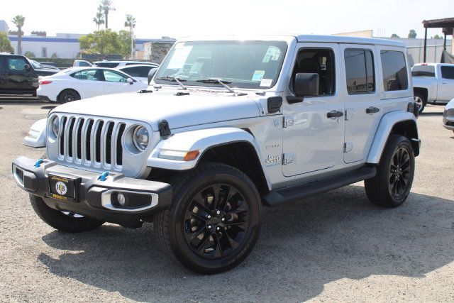 Used 2023 Jeep Wrangler Unlimited Sahara w/ Cold Weather Group AWD/4WD image 13