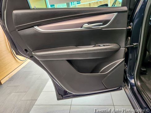 Used 2017 Cadillac XT5 Luxury FWD image 22